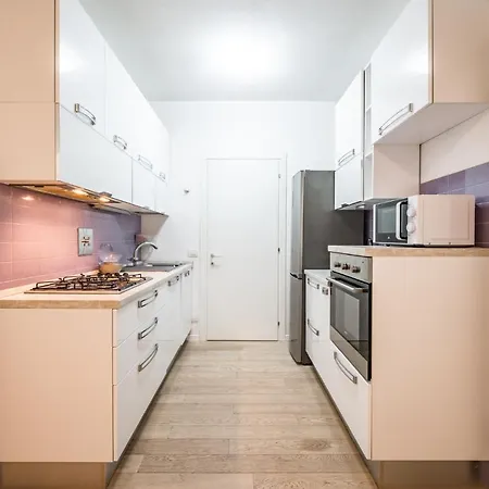 Апартаменти La Casa Di Edo - Wifi Parking Free Модена